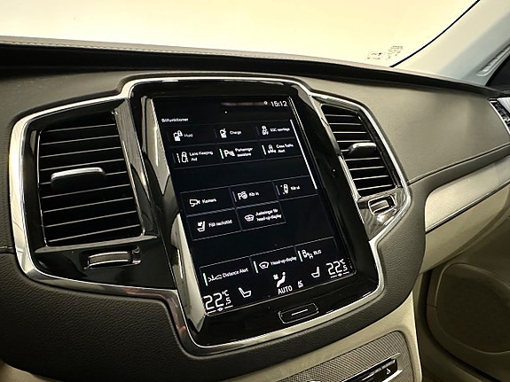 Volvo XC90 20 of 26