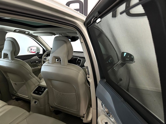 Volvo XC90 15 of 26