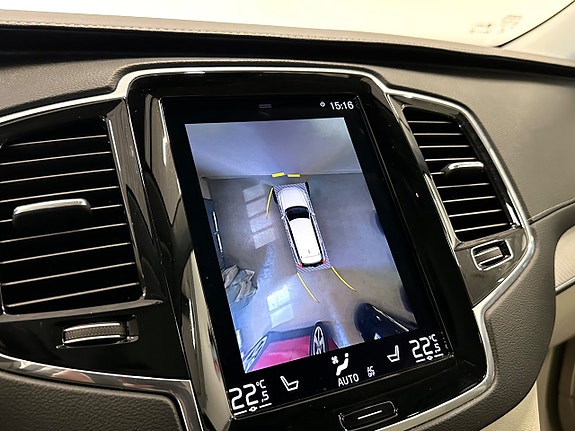 Volvo XC90 24 of 26