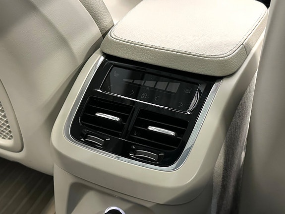 Volvo XC90 19 of 26