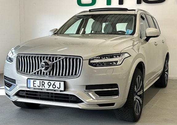 Volvo XC90 3 of 26