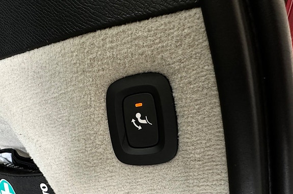 Volvo XC90 8 of 26