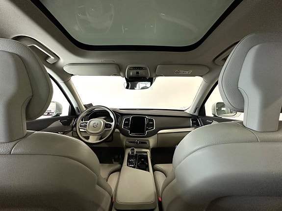Volvo XC90 18 of 26