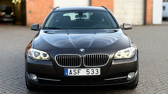 BMW 520d 2 of 5