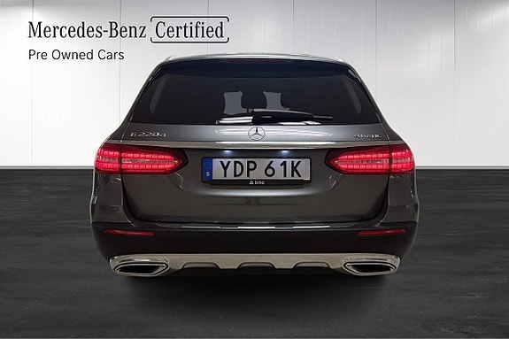 Mercedes-Benz E220 d 3 of 5
