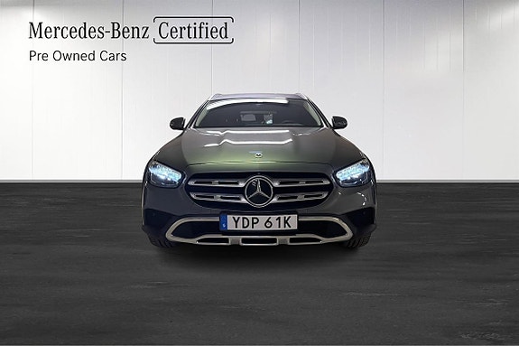 Mercedes-Benz E220 d 2 of 5