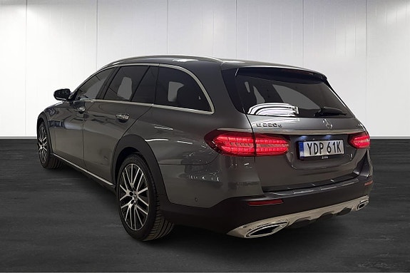 Mercedes-Benz E220 d 4 of 5