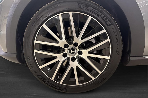 Mercedes-Benz E220 d 24 of 24