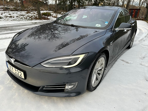 Tesla Model S 5 of 10
