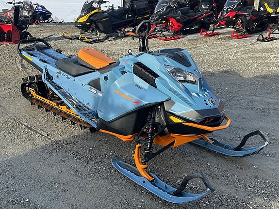 Ski-Doo Summit X 850 E-Tec -22 2 of 5