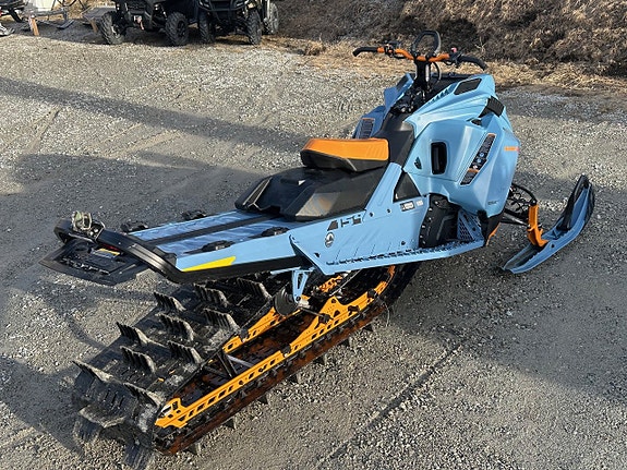 Ski-Doo Summit X 850 E-Tec -22 4 of 5
