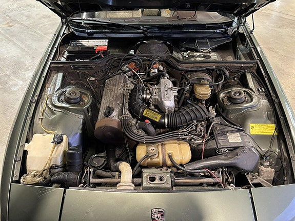 Porsche 924 15 of 18
