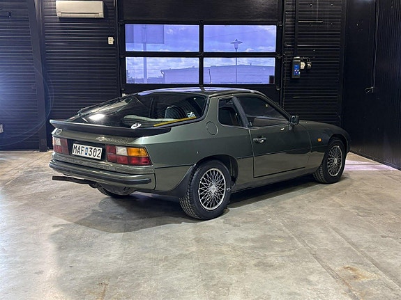 Porsche 924 6 of 18