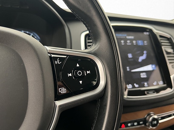 Volvo XC90 17 of 30