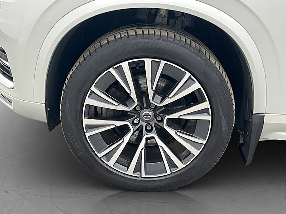 Volvo XC90 29 of 30