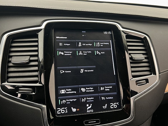 Volvo XC90 19 of 30