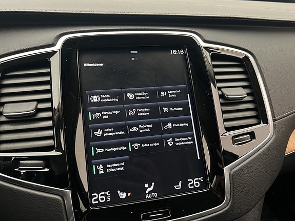 Volvo XC90 20 of 30