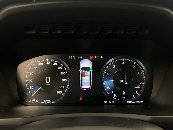 Volvo XC90 16 of 30