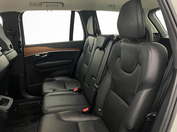 Volvo XC90 27 of 30