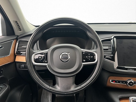 Volvo XC90 13 of 30