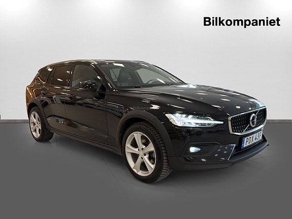 Volvo V60 Cross Country 3 of 5