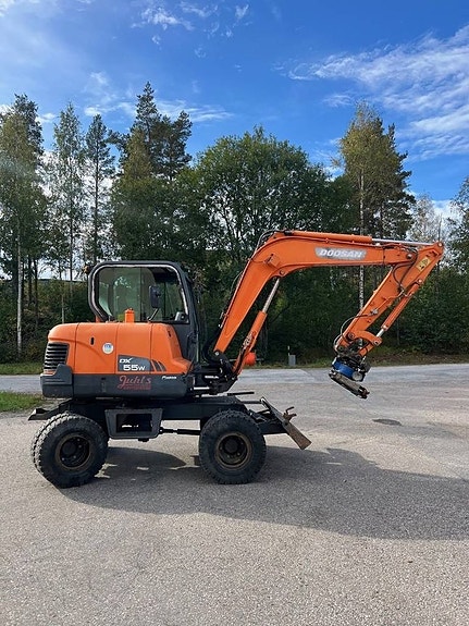 Doosan DX 55 Ink vagn och redskap