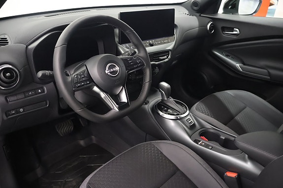 Nissan Juke 2 of 8