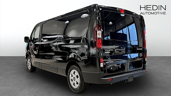 Renault Trafic 7 of 9