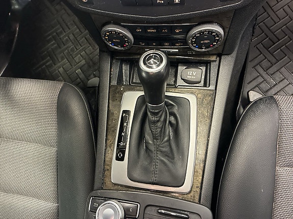 Mercedes-Benz C250 18 of 24
