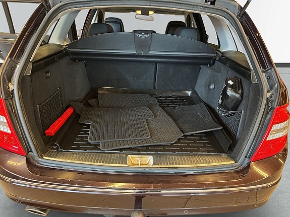 Mercedes-Benz C250 12 of 24