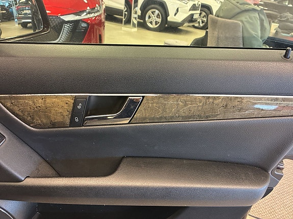 Mercedes-Benz C250 17 of 24