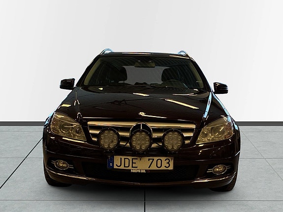Mercedes-Benz C250 2 of 24
