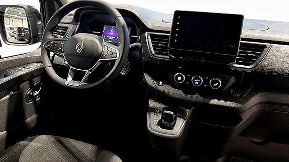 Renault Trafic 4 of 9