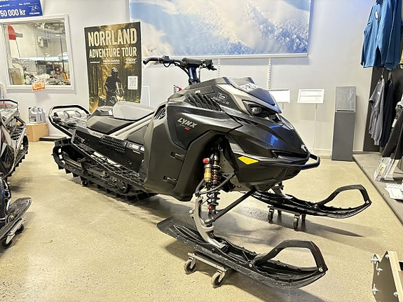 Lynx SHREDDER RE 850 E-TEC TURBO R 10.25" Black Edition