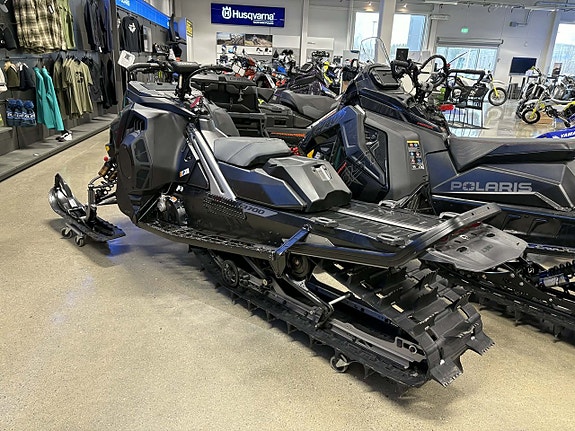 Lynx SHREDDER RE 850 E-TEC TURBO R 10.25" Black Edition 2 of 4