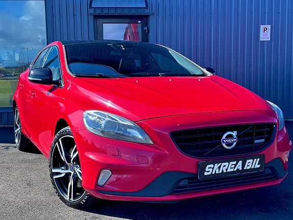 Volvo V40 2 of 27