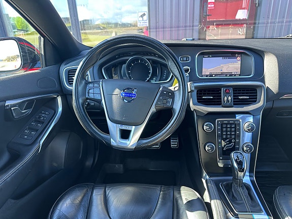 Volvo V40 15 of 27
