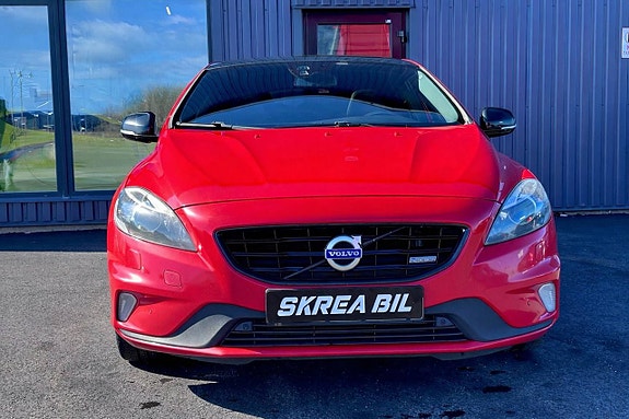 Volvo V40 4 of 27