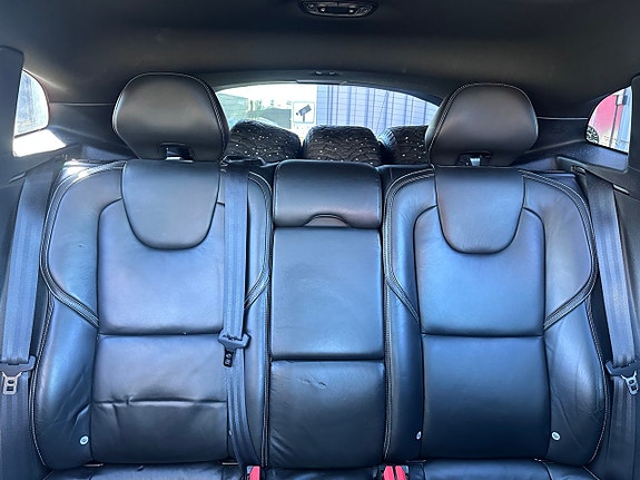 Volvo V40 24 of 27