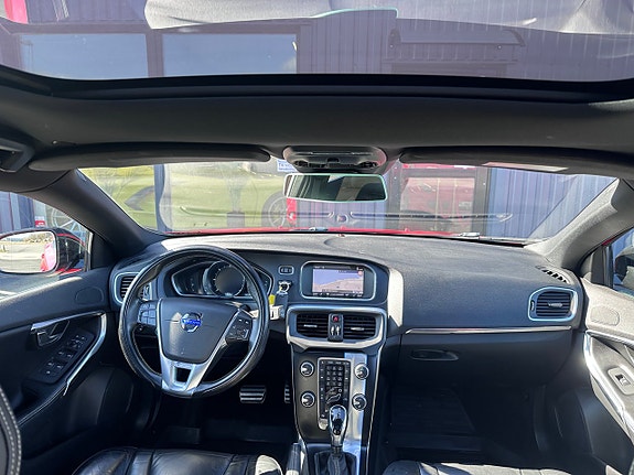 Volvo V40 14 of 27