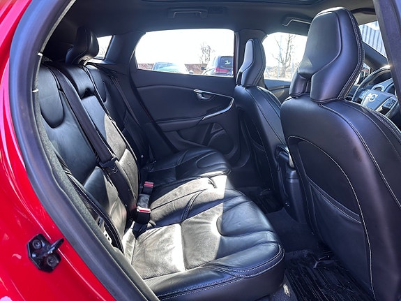 Volvo V40 22 of 27