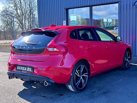 Volvo V40 12 of 27