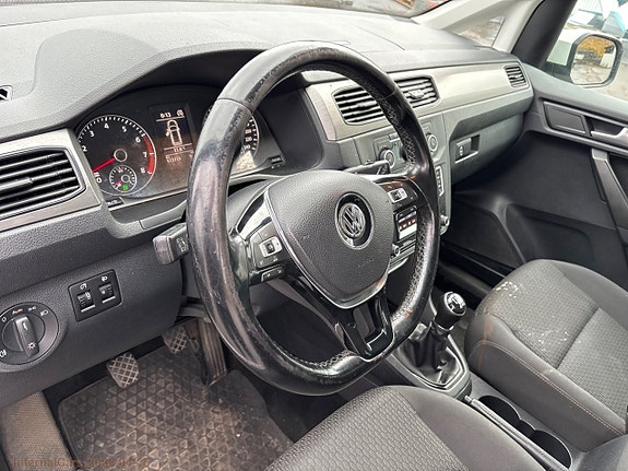 Volkswagen Caddy Maxi 11 of 30