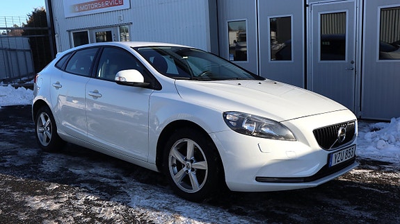 Volvo V40 12 of 13