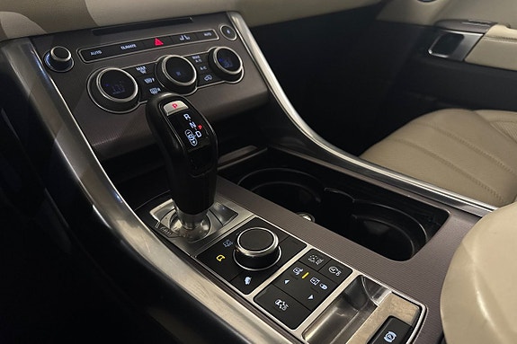 Land Rover Range Rover Sport 16 of 25