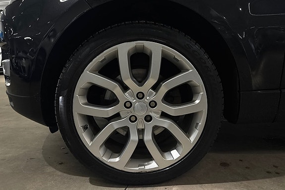 Land Rover Range Rover Sport 5 of 5