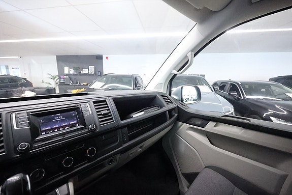 Volkswagen Transporter 13 of 15