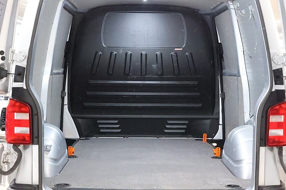 Volkswagen Transporter 9 of 15