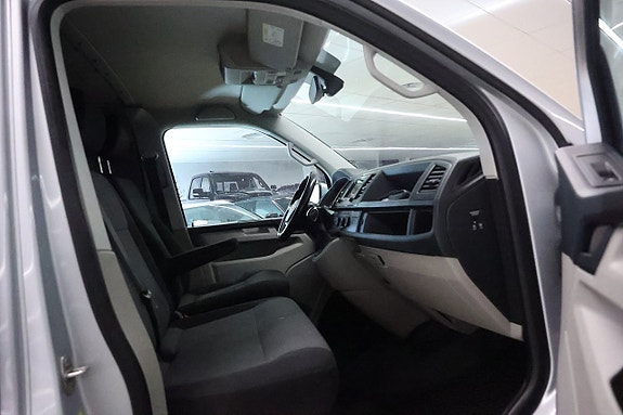Volkswagen Transporter 11 of 15