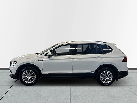 Volkswagen Tiguan Allspace 4 of 5